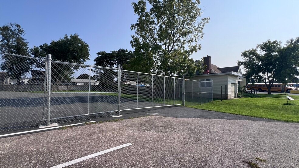 More Photos Of 6 NW Salevan Pl, Milford Warehouse For Lease