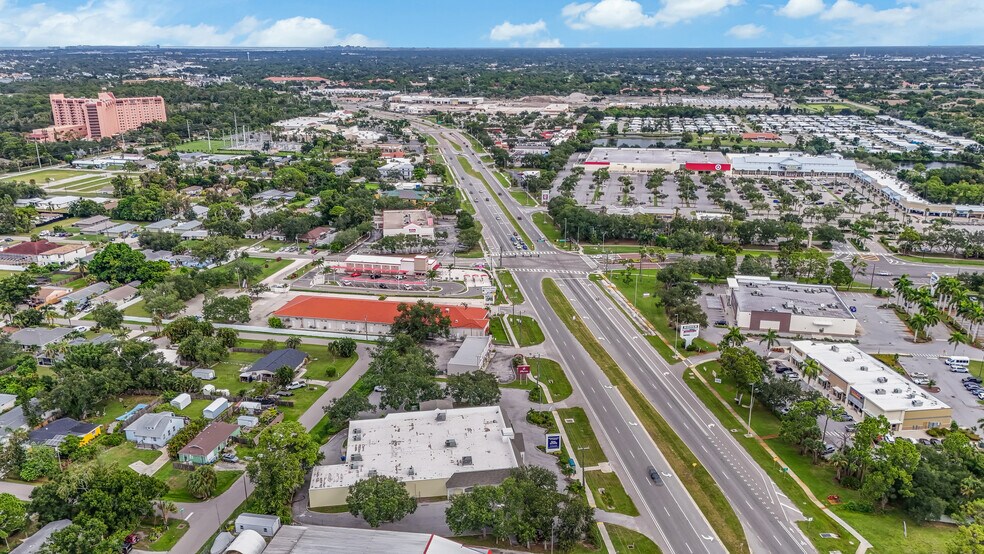 More Photos Of 8660 S Tamiami Trl, Sarasota Office For Sale