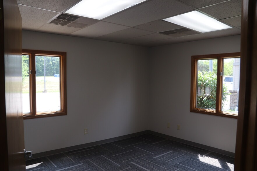 More Photos Of 3471 E Grand River Ave, Howell Office For Lease