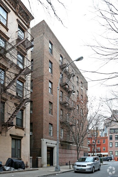 More Photos Of 1 Jane St, New York Apartments For Lease