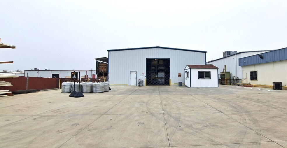 More Photos Of 9309 Enos Ln, Bakersfield Warehouse For Lease