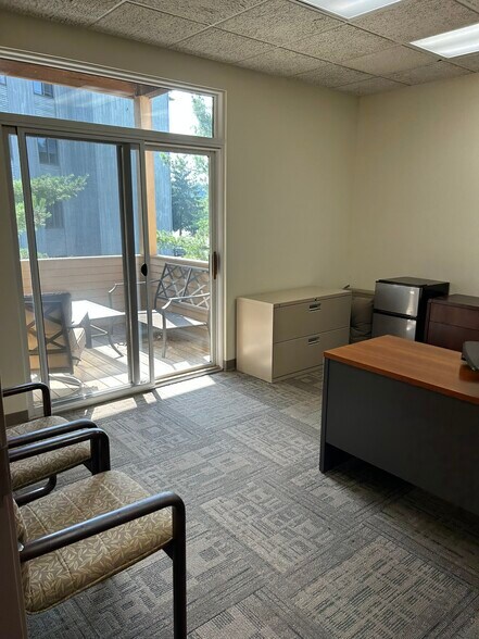 More Photos Of 101 Bradford Rd, Wexford Medical For Lease