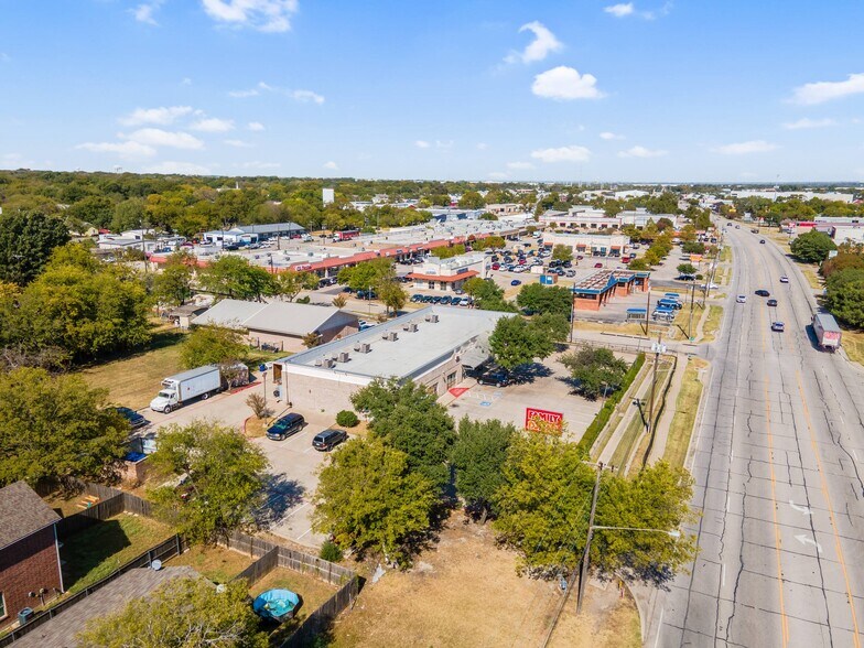 More Photos Of 617 N Mcdonald St, McKinney Freestanding For Sale