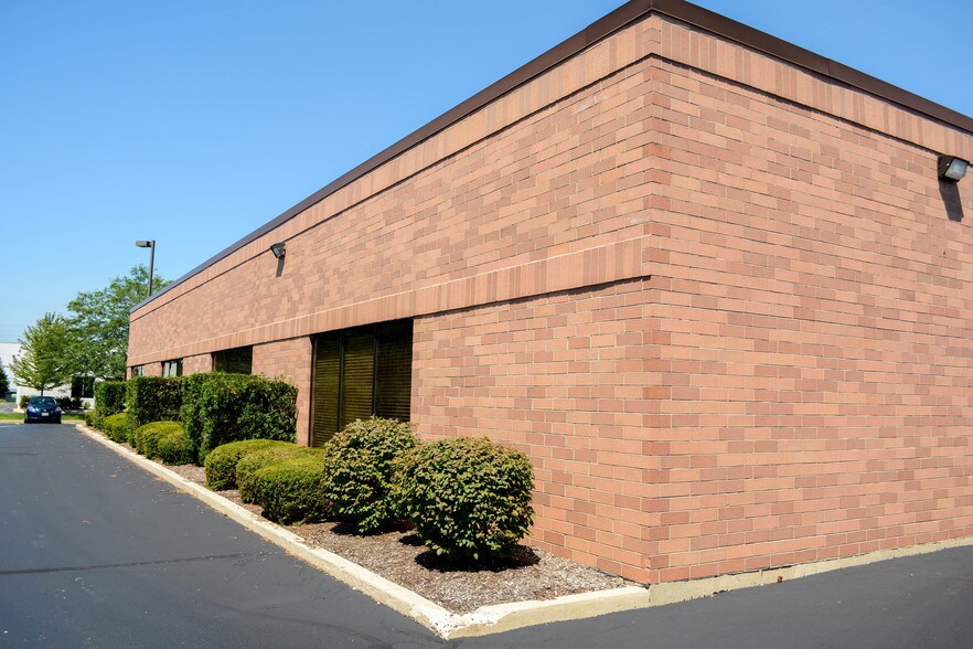 More Photos Of 500 Park Ave, Lake Villa Warehouse For Sale