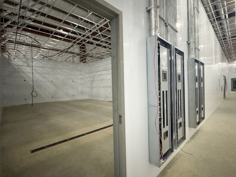 More Photos Of 369 Enterprise Dr, Batesville Industrial For Sale