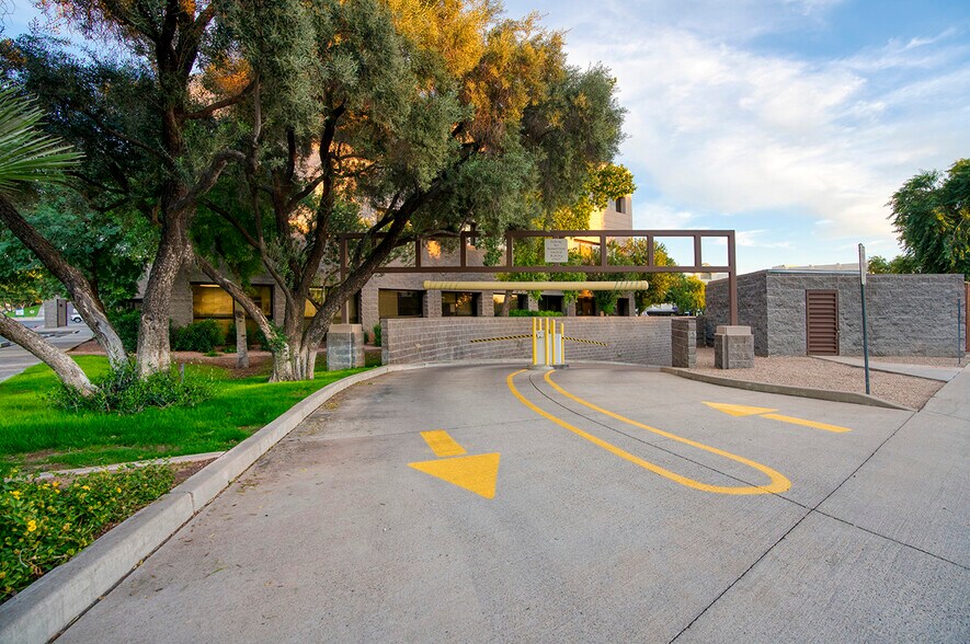 More Photos Of 10503 W Thunderbird Blvd, Sun City Medical For Lease