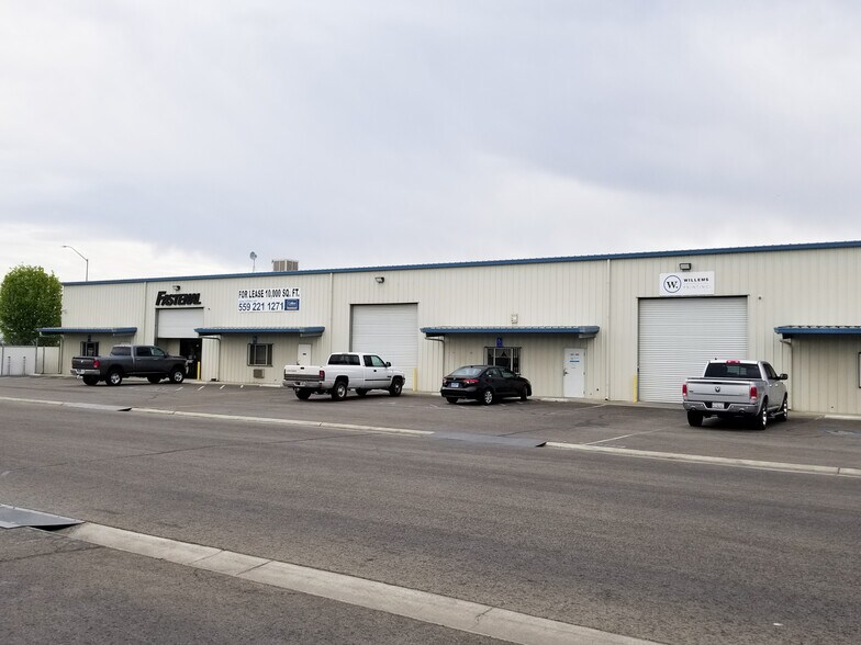 More Photos Of 2030 S Golden State Blvd, Fowler Warehouse For Lease
