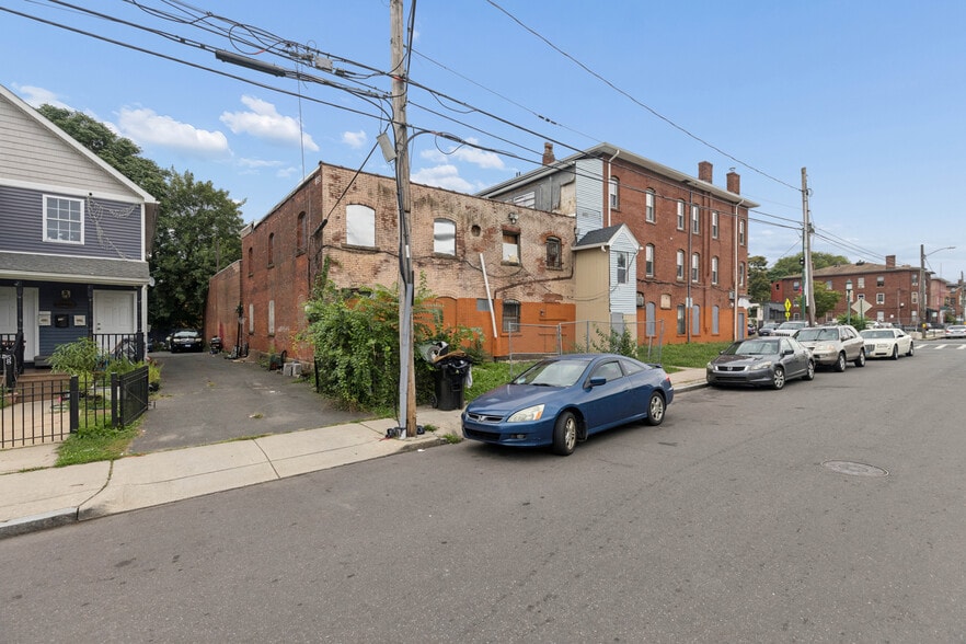 More Photos Of 648-658 Park St, Hartford Apartments For Sale