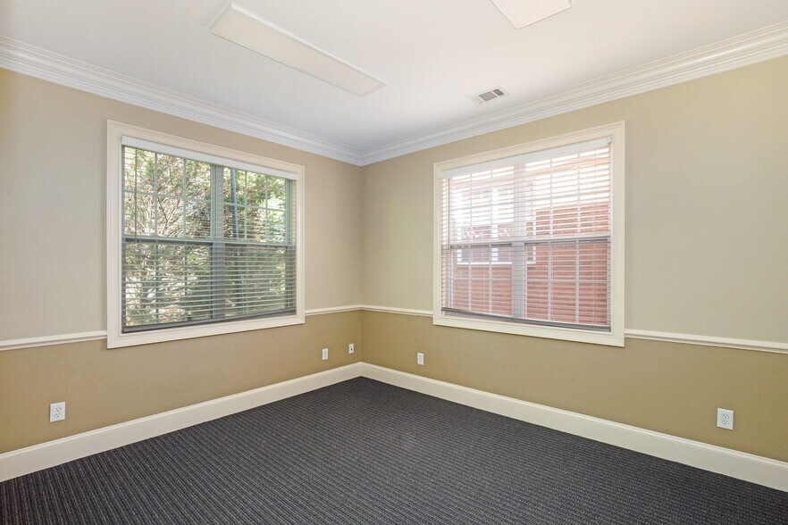More Photos Of 3535 Roswell Rd, Marietta Office Residential For Lease