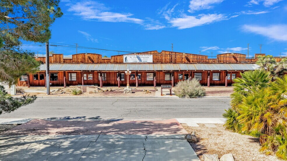 More Photos Of 13600 Hitt Rd, Apple Valley General Retail For Sale