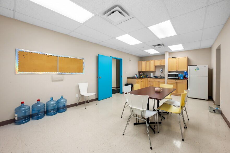 More Photos Of 501077 RR13 Airport Rd, Lloydminster Warehouse For Lease