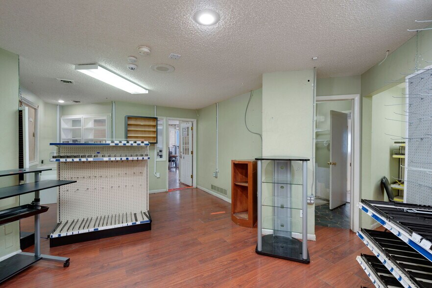 More Photos Of 2515 7th Ave, Garden City Warehouse For Lease