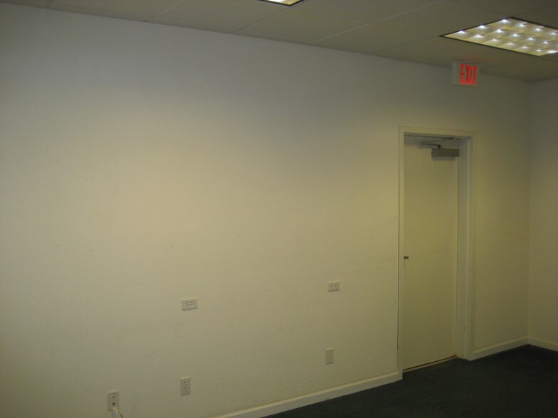 More Photos Of 1111 Dunbar Rd, Arnold Office For Sale