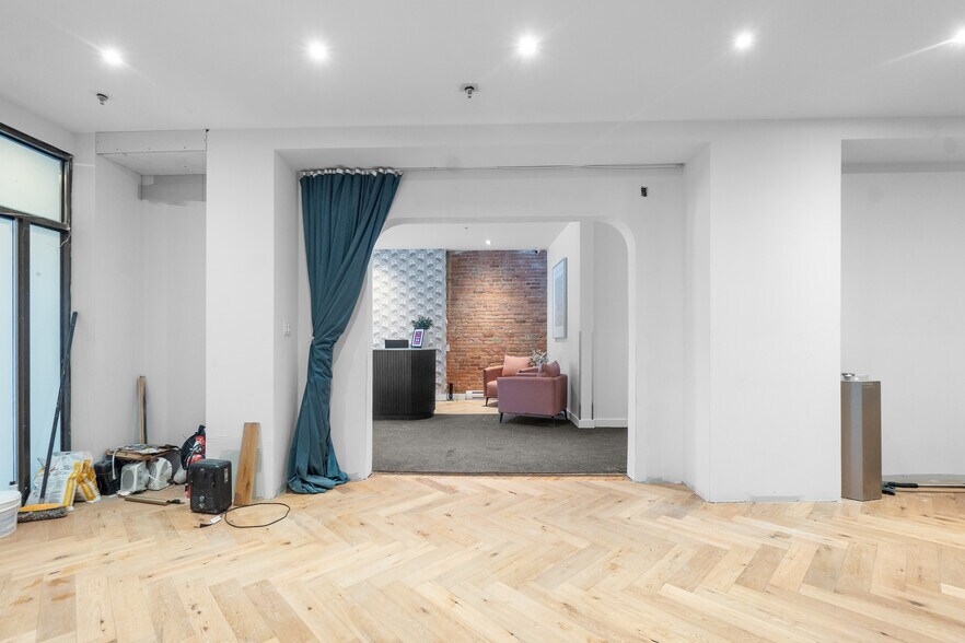More Photos Of 754-762 Rue Saint-Paul O, Montréal Apartments For Lease
