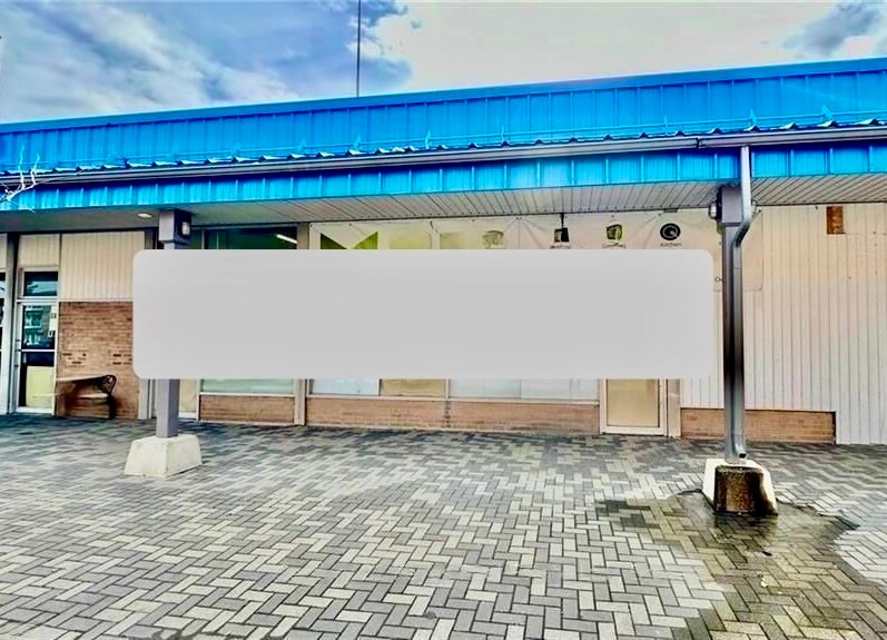 Primary Photo Of 29 Plaza Dr, Iroquois Freestanding For Sale