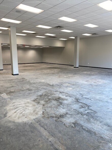 More Photos Of 315 N Sam Houston Pky E, Houston Freestanding For Sale