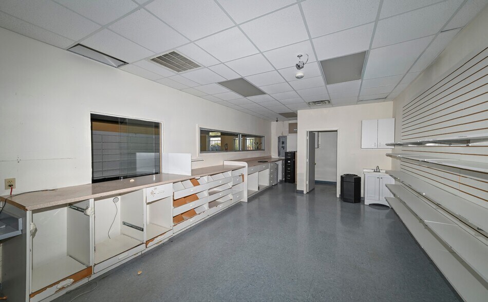 More Photos Of 820 N Zang Blvd, Dallas Medical For Sale