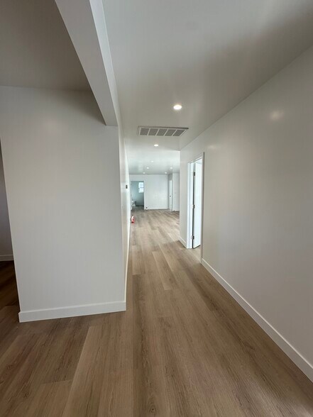 More Photos Of 1600 B St, Hayward Office For Lease