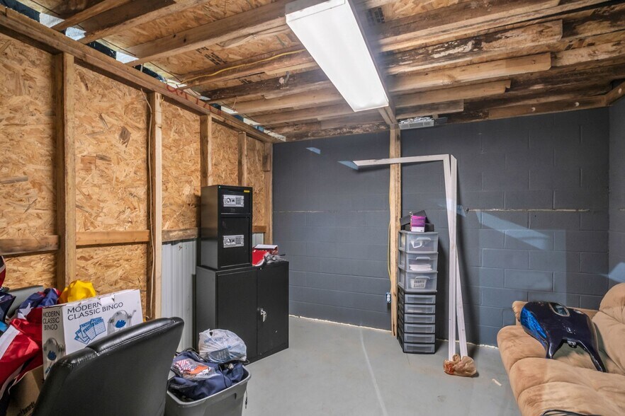 More Photos Of 1409 Buffalo Rd, Lawrenceburg Warehouse For Sale