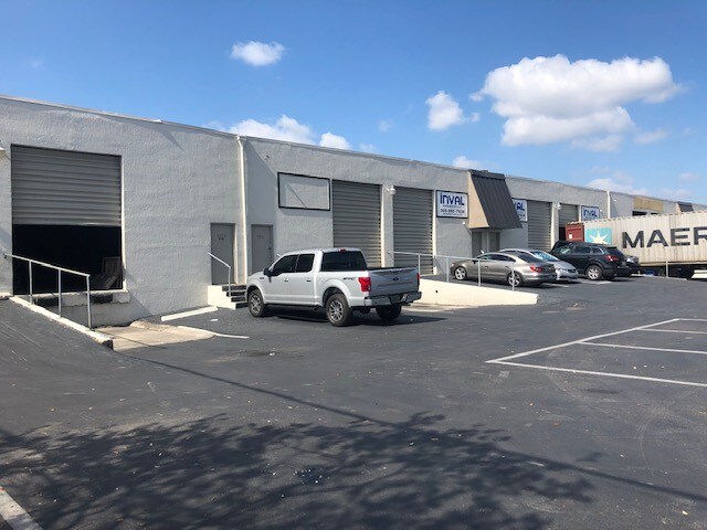 More Photos Of 5501-5595 NW 72nd Ave, Miami Warehouse For Lease