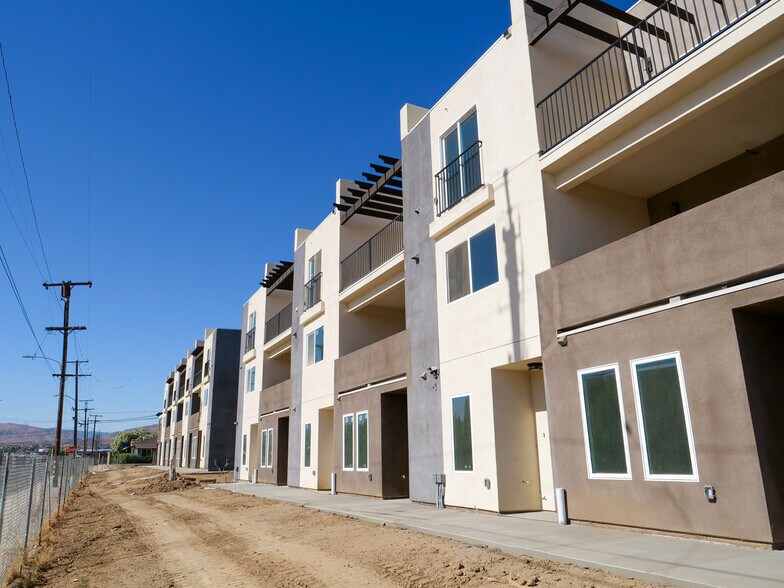 More Photos Of 38225 9th Street East, Palmdale Apartments For Sale