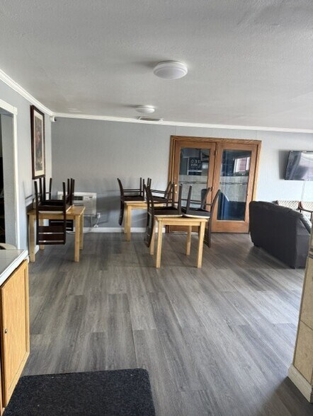 More Photos Of 1405 N 1st St, Yakima Hotel For Sale
