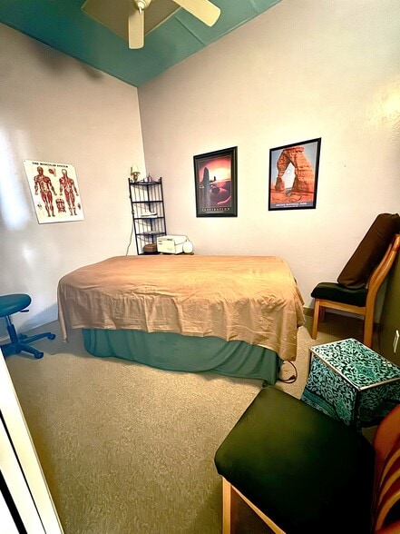 More Photos Of 25 Easy St, Carefree Office For Lease