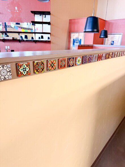 More Photos Of 1521 E Nob Hill Blvd, Yakima General Retail For Lease