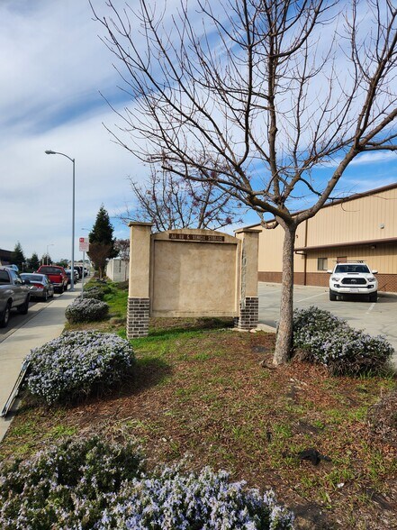 More Photos Of 2920 Industrial Ct, Fairfield Warehouse For Lease