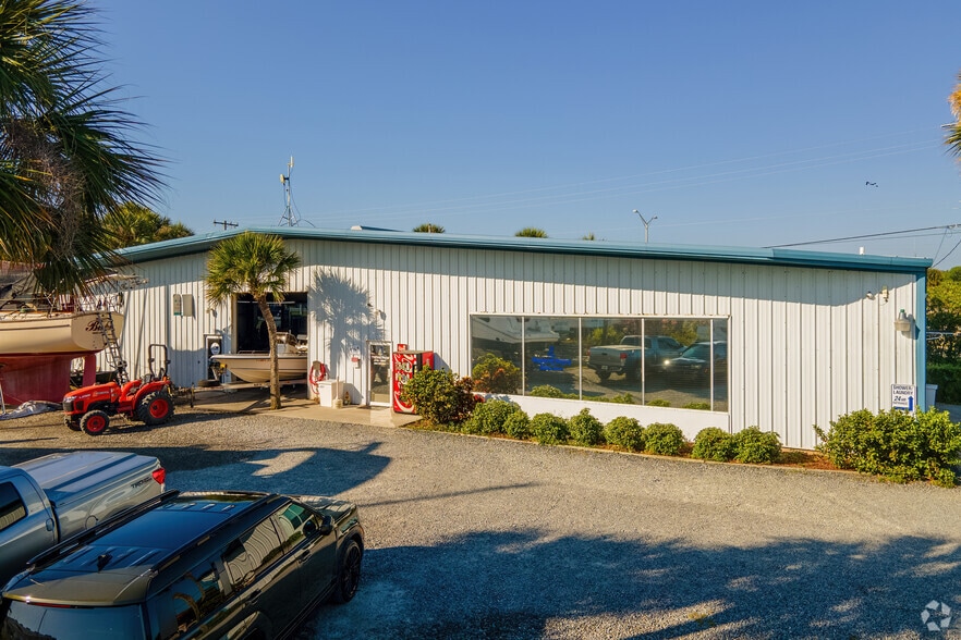 More Photos Of 419 N Washington Ave, Titusville Marina For Sale