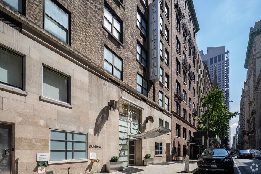 More Photos Of 33 W 55th St, New York Hotel For Lease