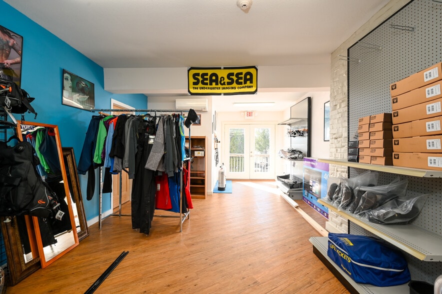 More Photos Of 1934 Lakeshore Rd, Gilford Office For Sale