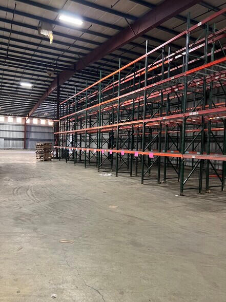 More Photos Of 2600 Bay Ave, Hoquiam Warehouse For Lease