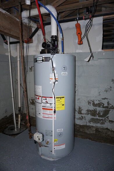 More Photos Of 71-79 Wood Ave, Bridgeport Storefront Retail Residential For Sale