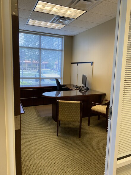 More Photos Of 7750 N Wickham Rd, Melbourne Bank For Lease