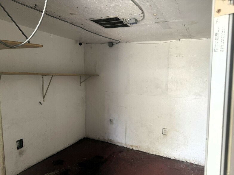 More Photos Of 5740 S Wayside Dr, Houston Restaurant For Lease