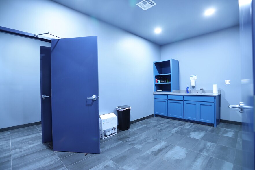 More Photos Of 11315 Hide-A-Way Ln, Thackerville Warehouse For Sale