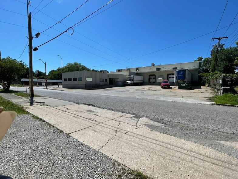 More Photos Of 5706 Troost Ave, Kansas City Warehouse For Lease