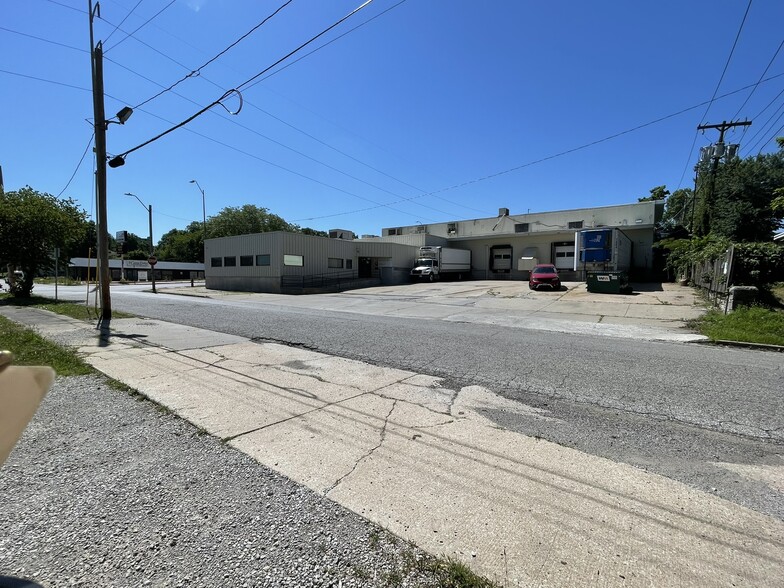 More Photos Of 5706 Troost Ave, Kansas City Warehouse For Sale