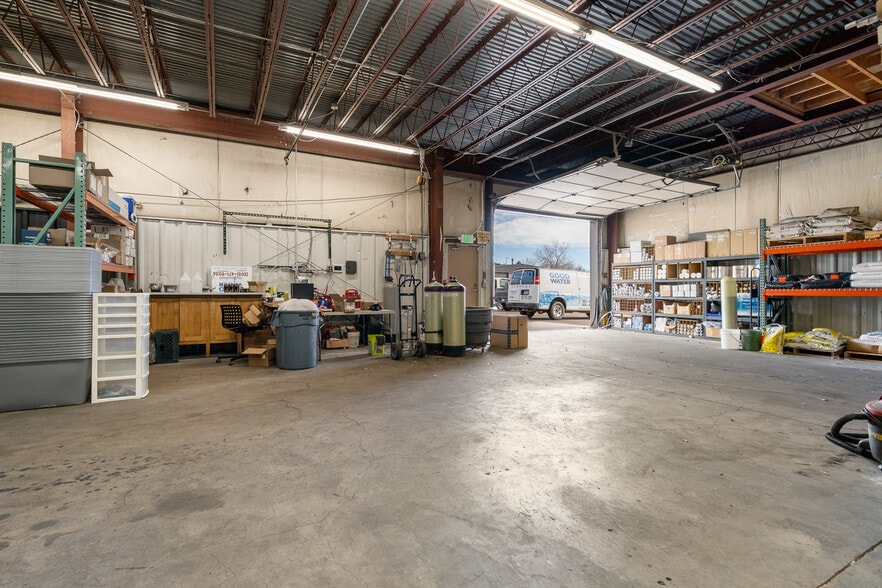 More Photos Of 607 & 647 S Gilbert St, Castle Rock Manufacturing For Lease