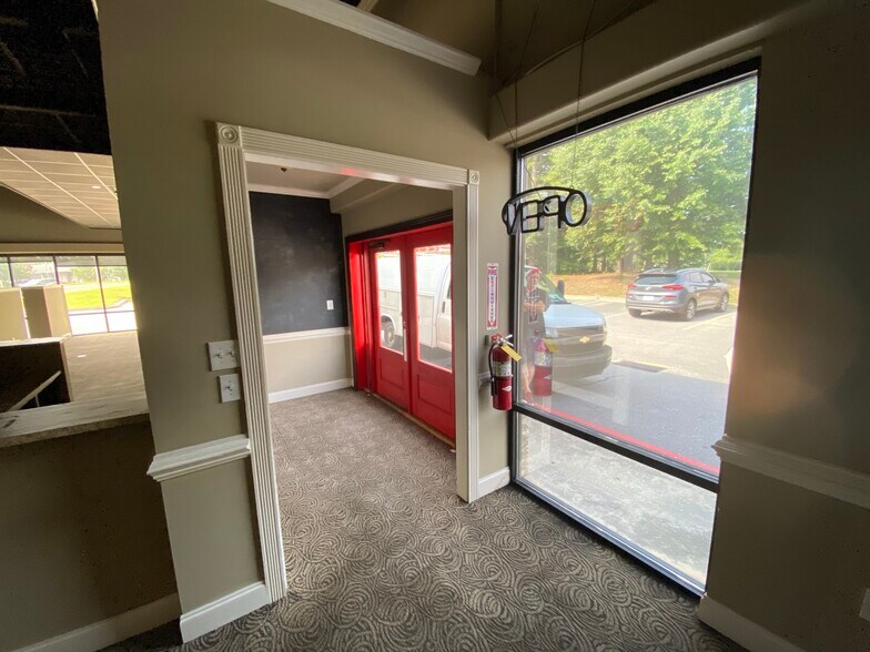 More Photos Of 150 Athens Hwy, Loganville Storefront For Lease