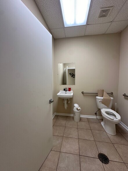 More Photos Of 9200 W 191st St, Mokena Office For Sale