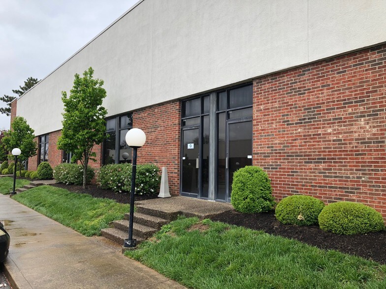 More Photos Of 3600 Chamberlain Ln, Louisville Light Manufacturing For Lease
