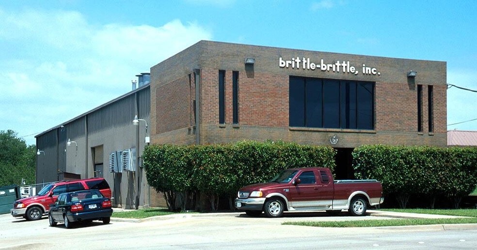 More Photos Of 1155 Cedar Ridge Dr, Duncanville Warehouse For Lease