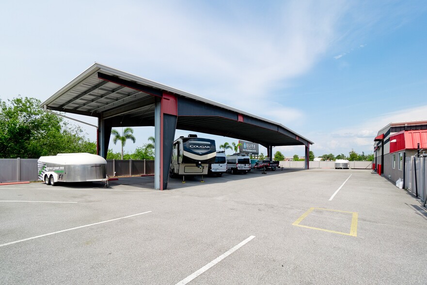 More Photos Of 7107 24th Ct E, Sarasota Industrial For Sale