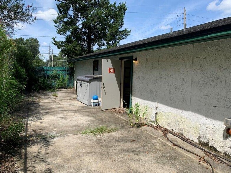 More Photos Of 10569 Lem Turner Rd, Jacksonville Medical For Sale