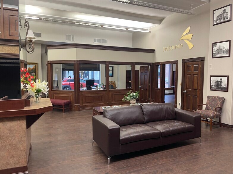 More Photos Of 107 W Michigan Ave, Kalamazoo Office For Lease