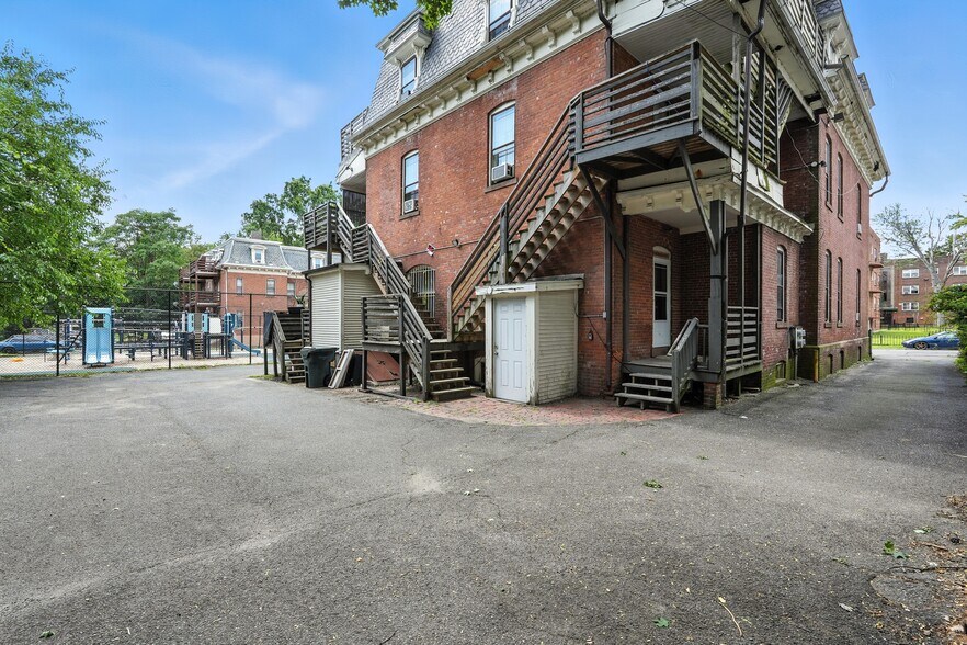 More Photos Of 263 Union St, Springfield Apartments For Sale