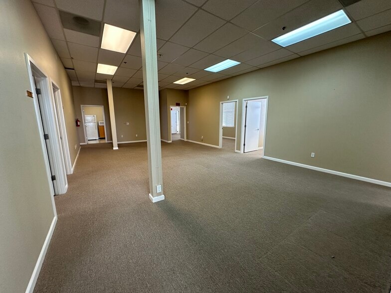 More Photos Of 77 Aspen Way, Watsonville Medical For Lease