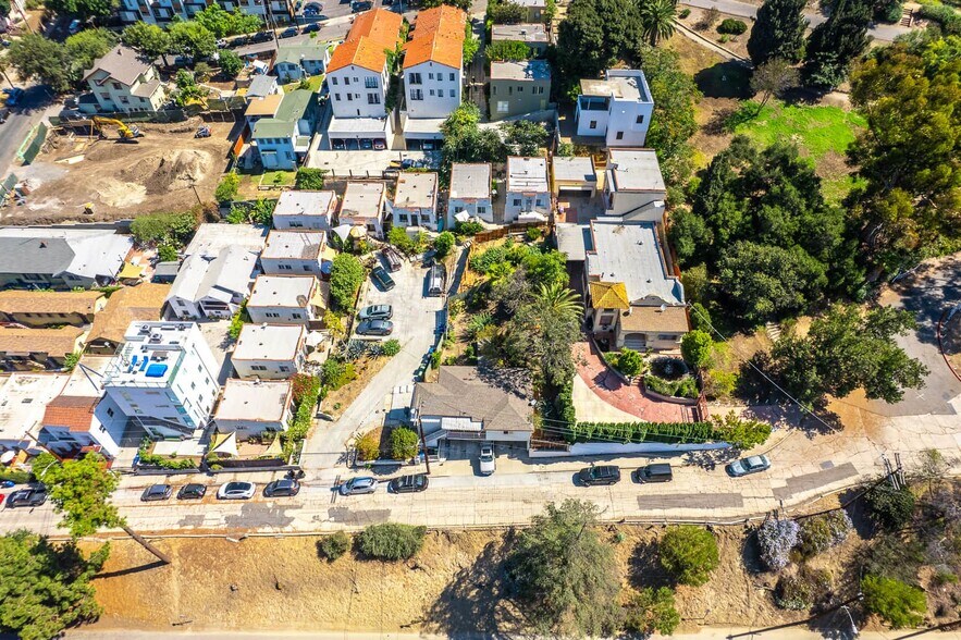 More Photos Of 1303 Lilac Terrace, Los Angeles Apartments For Sale